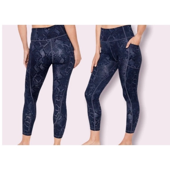 VICTORIA'S SECRET Flow On Point Leggings size 4 - Picture 8 of 8